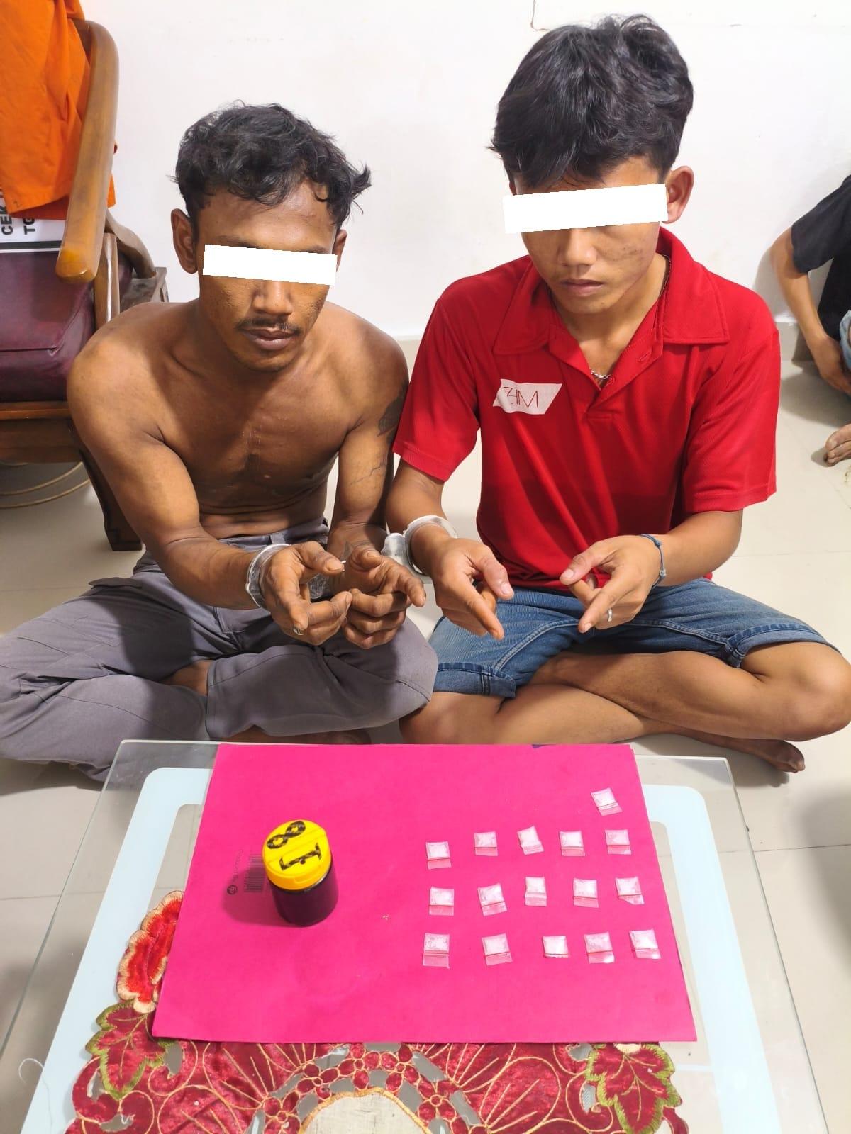 Polsek Mandau Amankan Dua Pria, 16 Paket Sabu Ditemukan di Dalam Botol
